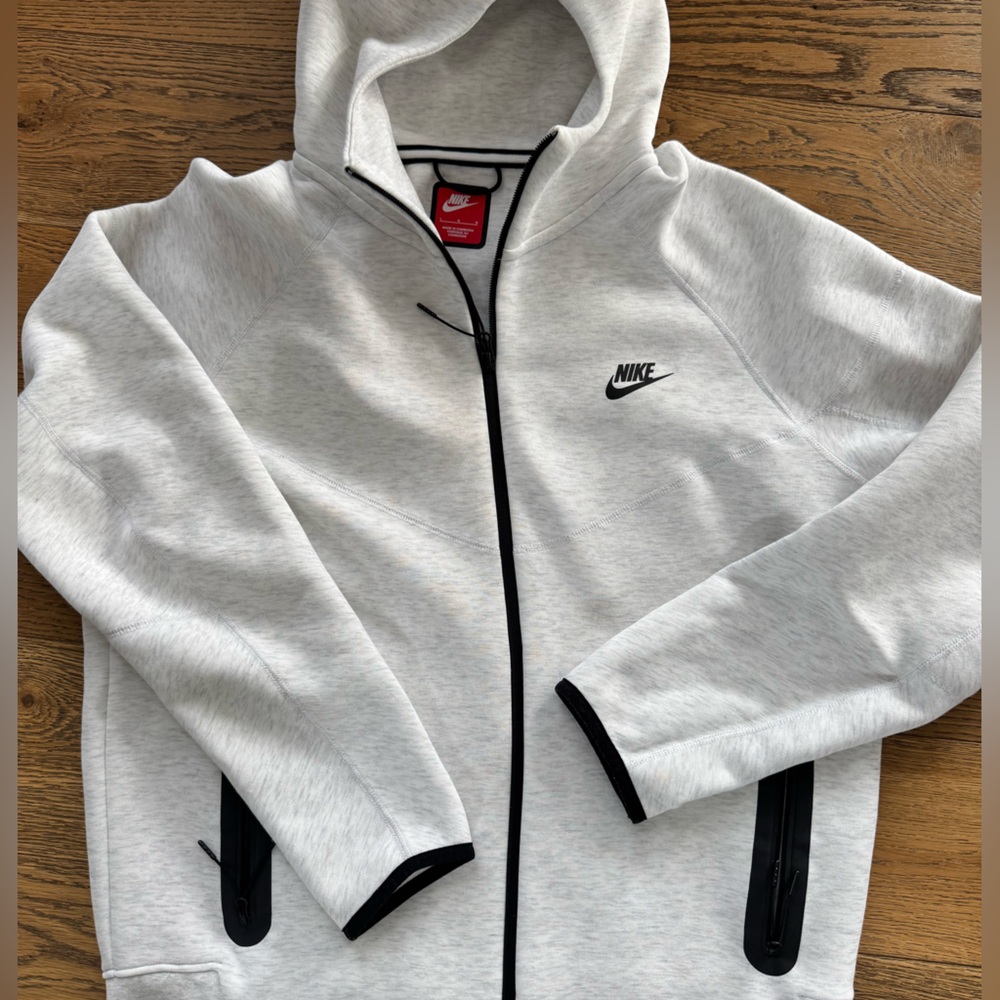 Nike men’s tech fleece full zip up Wind Runner Hoodie birch heather size L